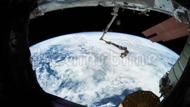 通过<strong>国际</strong>空间<strong>站国际</strong>空间<strong>站</strong>窗口看到的地球。 这幅图像的元素由美国宇航局提供。